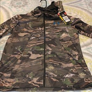 NWT Under Armour YXL (womans S) camo zip-up jacket